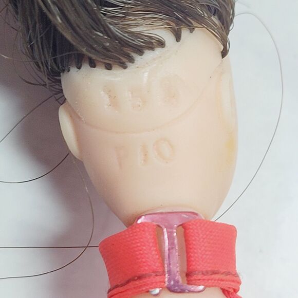 1970 Topper Dawn Friends Angie Doll Red Gold Dress Brunette Brown Hair P10 - Picture 8 of 9